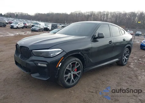 2021 BMW X6 xDrive40I z USA, uszkodzony, nr VIN 5UXCY6C03M9G82802